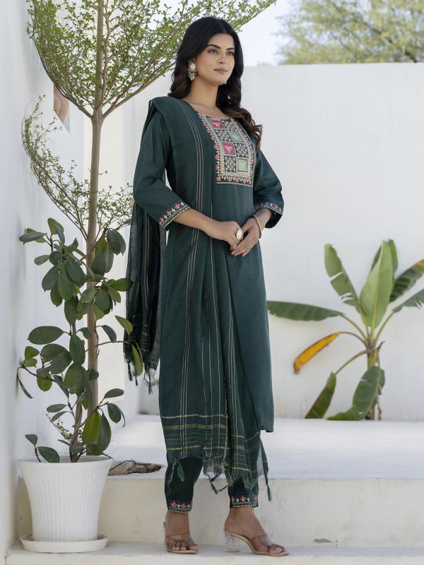 VP 9709 G Women Kurta and Trousers Pant Sets Cotton Blend